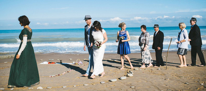 The celebrant and the australian family for a beach wedding in France